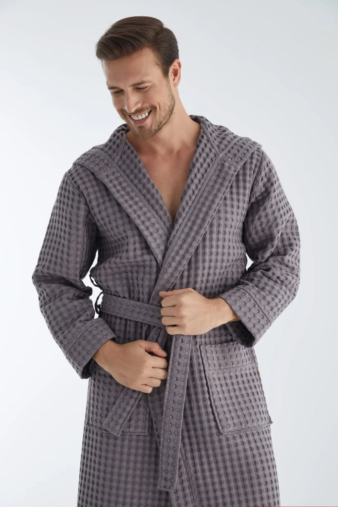 Amazon.co.jp: Men's Lightweight Dressing Gown Satin Kimono Robe Nightgown  Silk Bathrobe Long Sleeve Pajamas Pajamas Pocket with Waist Belt (gold L) :  Clothing, Shoes & Jewelry